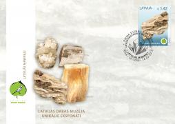 Dabas muzeja unikālo eksponātu sēriju Latvijas Pasts papildina ar ģipša ieža pastmarku 