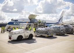 There are delays in deliveries of international postal items, particularly to the U.S. 