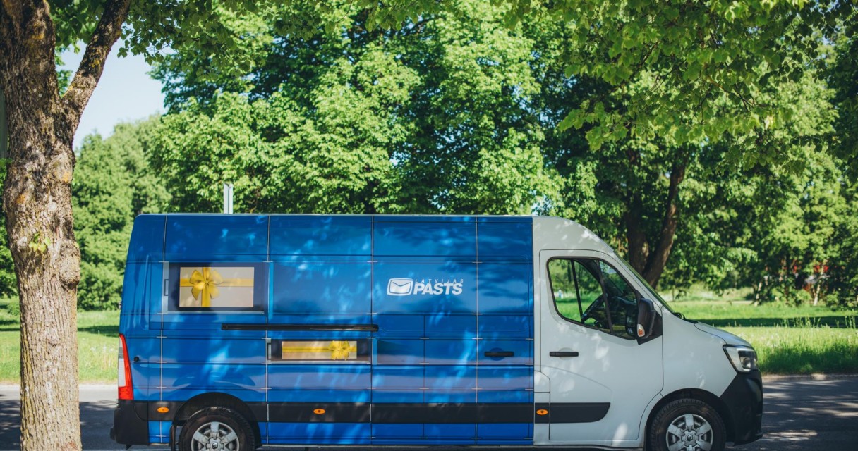 AUTO_PAKOMATS-23 "Latvijas Pasts" par 3,1 miljonu eiro modernizēs autoparku