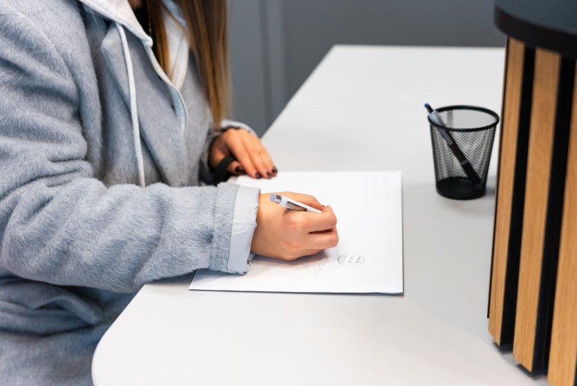 Pārtrauks pārrobežu ierakstīto sīkpaku pakalpojumu 