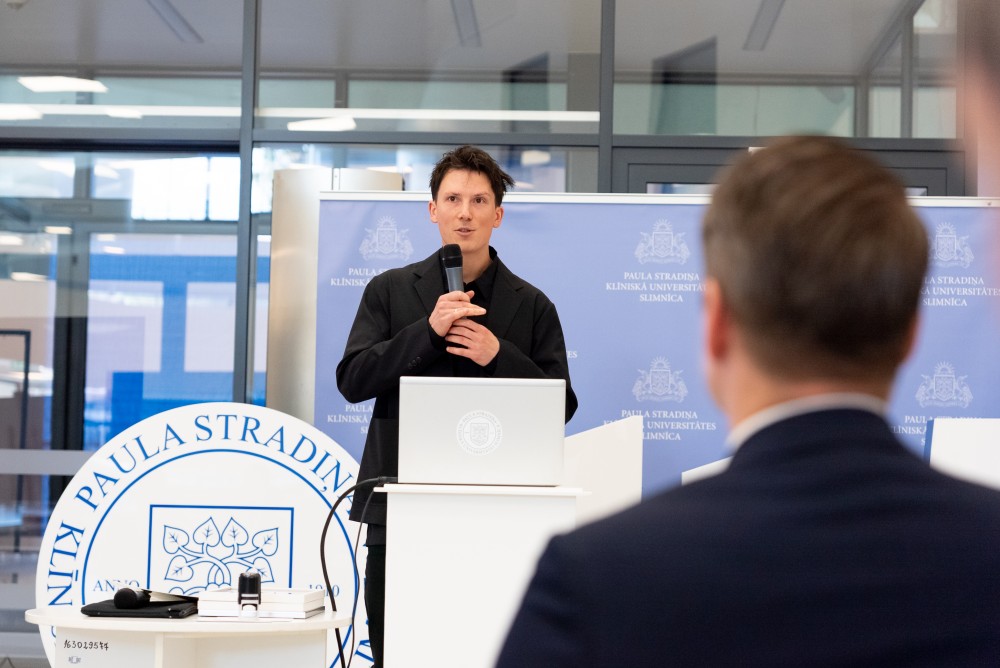 02.10.2025-13 jaunā dizaina pastmarka