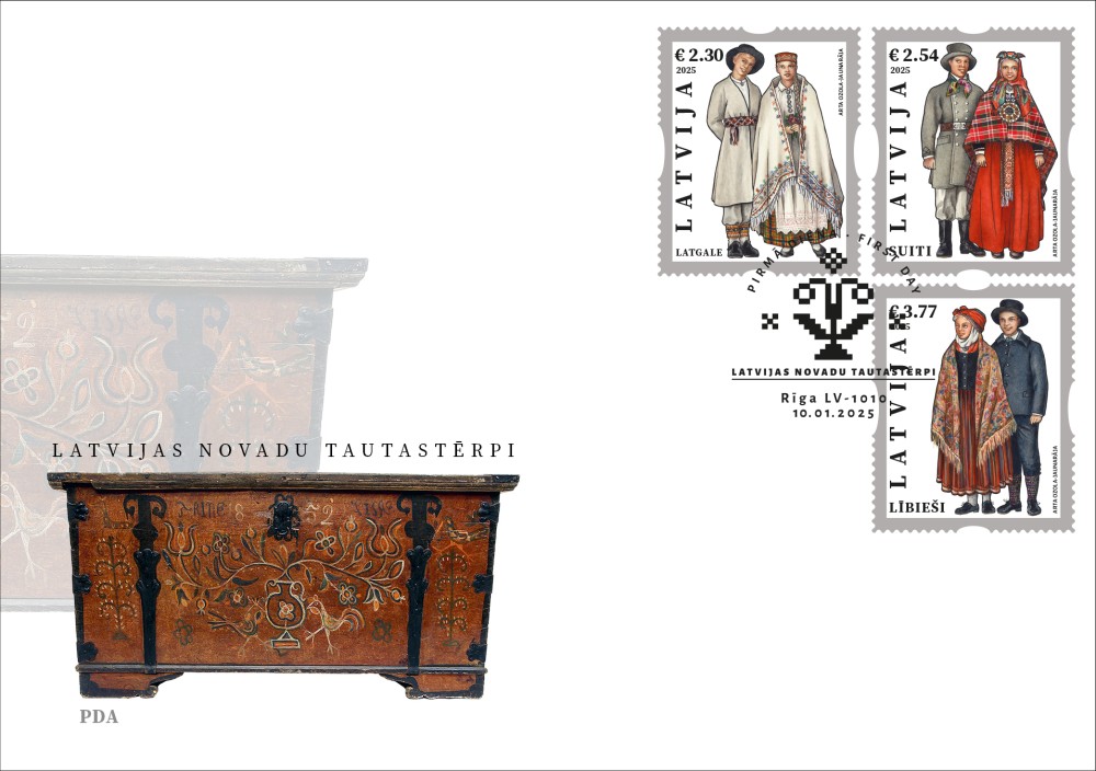 LP gadu sāk, godinot novadu tautastērpu unikalitāti pastmarkās kopbilde ar pasākuma dalībniekiem